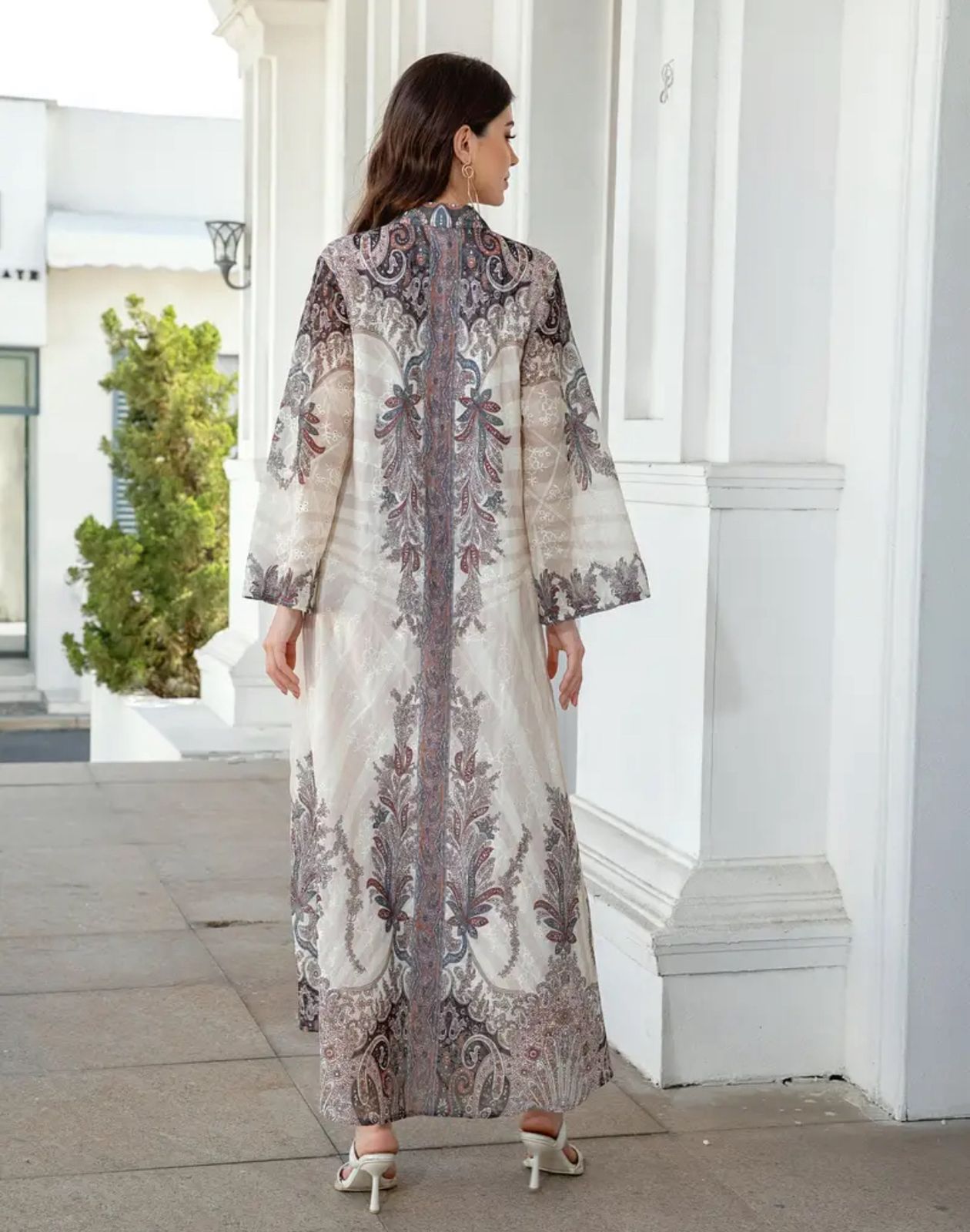 Elegant, glittering, embellished jalabiya abaya for women thumbnail 3