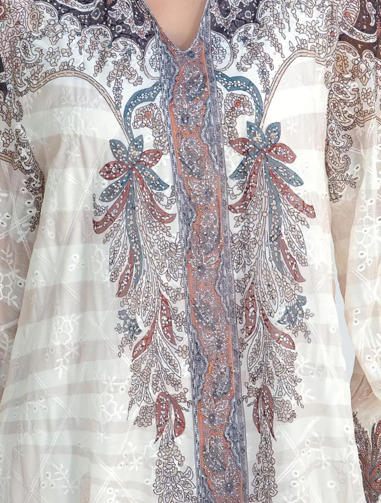 Elegant, glittering, embellished jalabiya abaya for women thumbnail 5